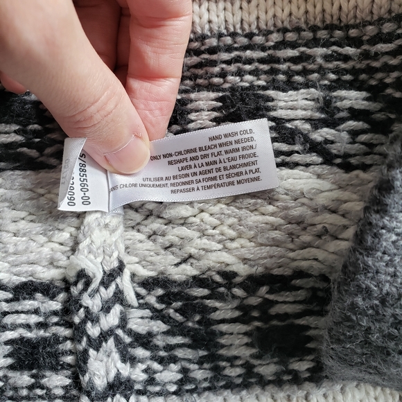 Draped Patterned Sweater by Old Navy - Picture 2 of 5